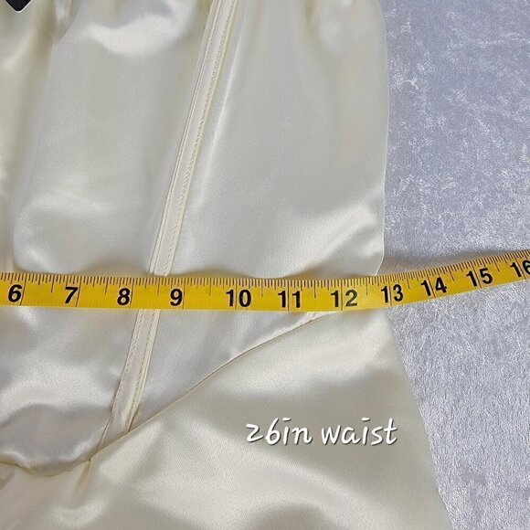 Pretty Little Thing Cream Ruched Cosert Detailed Bardot Bodycon Dress Sz 4 (NWT) - Picture 8 of 11